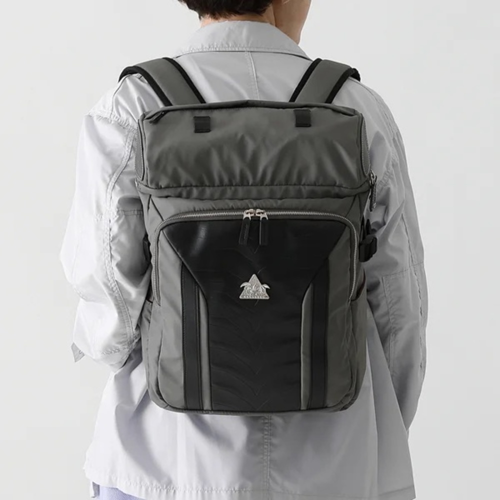 RARE!!! Yu-Gi-Oh! Blue-Eyes White Dragon 3D Black and Gray Backpack. Like New! - Picture 1 of 12